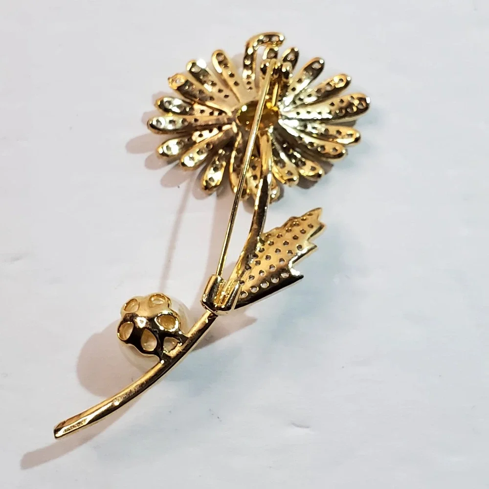 Gold Tone Metal Clear and Yellow Rhinestones Faux Pearl Daisy Flower Brooch Pin